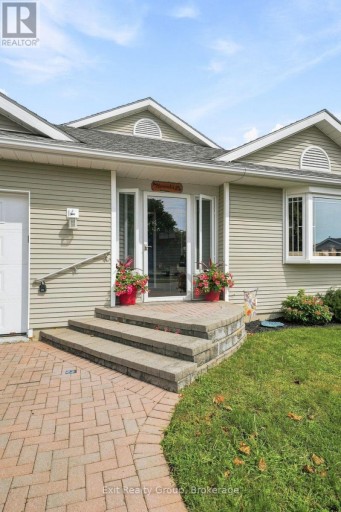6 HERITAGE DRIVE, Prince Edward County (Wellington), Ontario, K0K3L0