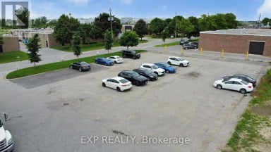 16 - 540 CLARKE ROAD London East (East I) Ontario photo 2