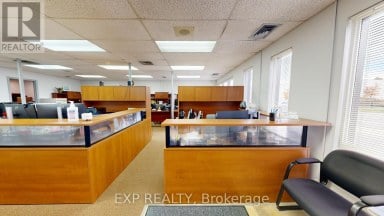 16 - 540 CLARKE ROAD London East (East I) Ontario photo 5