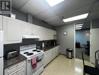 217 - 101 CHERRYHILL BOULEVARD London North (North N) Ontario photo 11