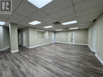 201 - 101 CHERRYHILL BOULEVARD London North (North N) Ontario photo 2