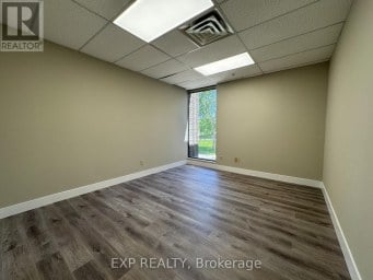 201 - 101 CHERRYHILL BOULEVARD London North (North N) Ontario photo 5