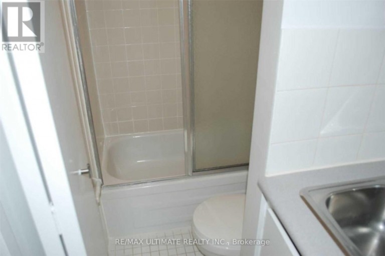 93 SPADINA ROAD, Toronto (Annex), Ontario, M5R2T1