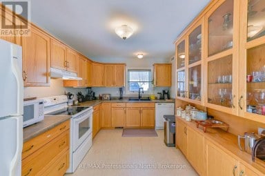 1099 SUMMER LANE Minden Hills (Minden) Ontario photo 15