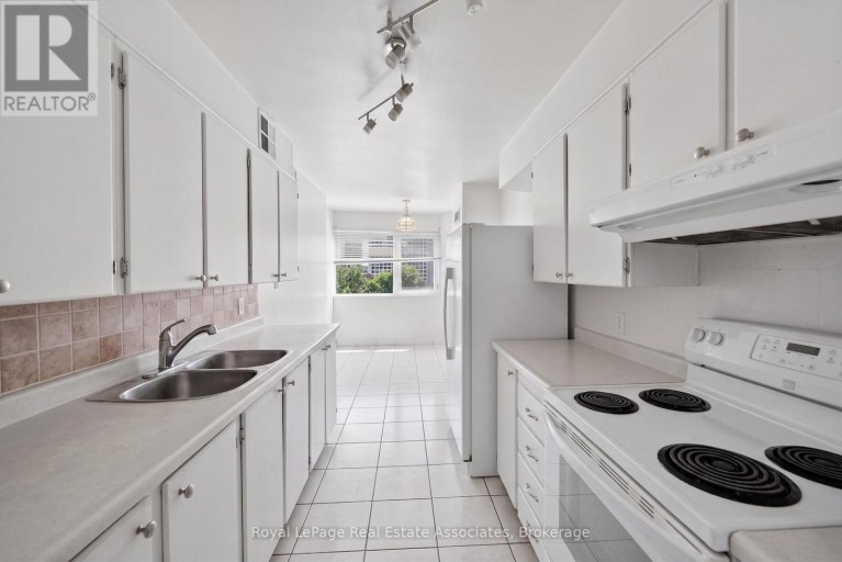 901 - 1580 MISSISSAUGA VALLEY BOULEVARD, Mississauga (Mississauga Valleys), Ontario, L5A3T8