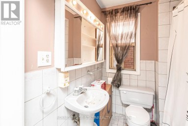 75 KENSINGTON AVENUE N Hamilton (Crown Point) Ontario photo 37