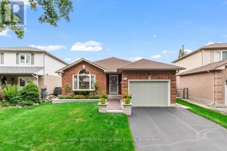 92 GEORGE REYNOLDS DRIVE, Clarington (Courtice), Ontario, L1E2E8