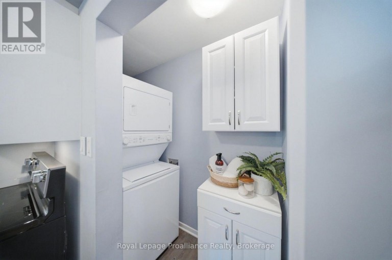 400 HARRIS STREET, Whitby (Downtown Whitby), Ontario, L1N3C5