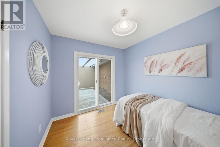 400 HARRIS STREET, Whitby (Downtown Whitby), Ontario, L1N3C5