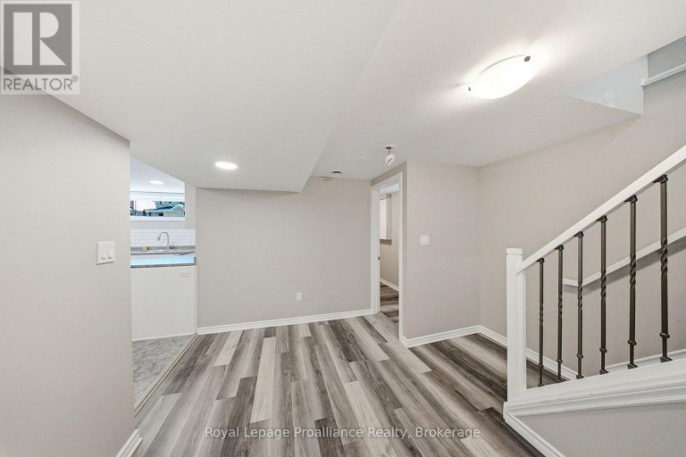 400 HARRIS STREET, Whitby (Downtown Whitby), Ontario, L1N3C5