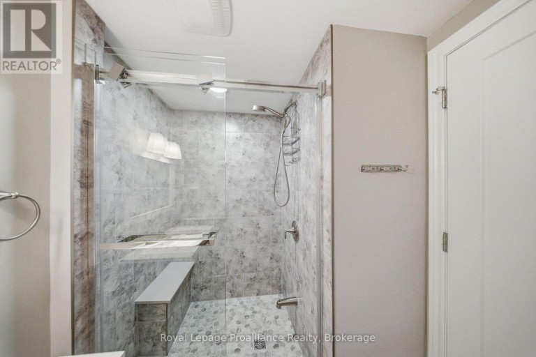 400 HARRIS STREET, Whitby (Downtown Whitby), Ontario, L1N3C5
