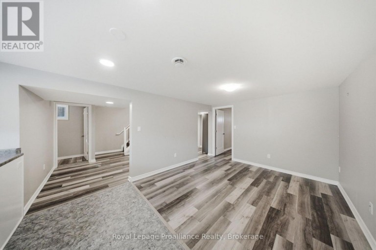 400 HARRIS STREET, Whitby (Downtown Whitby), Ontario, L1N3C5