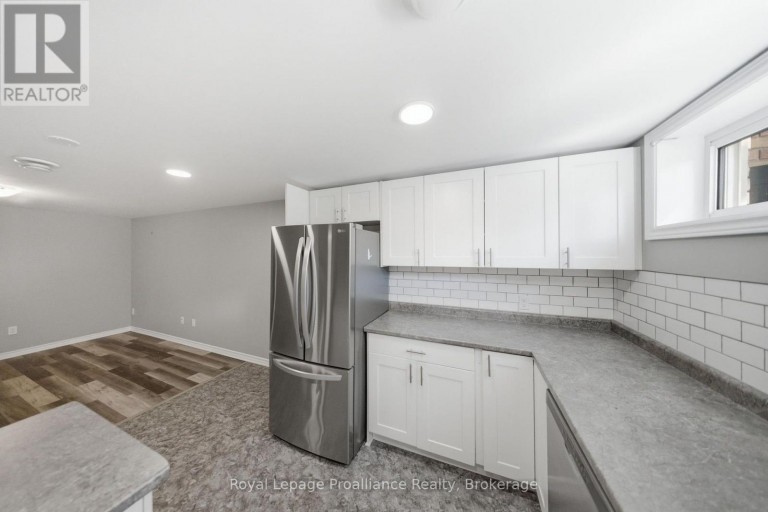 400 HARRIS STREET, Whitby (Downtown Whitby), Ontario, L1N3C5