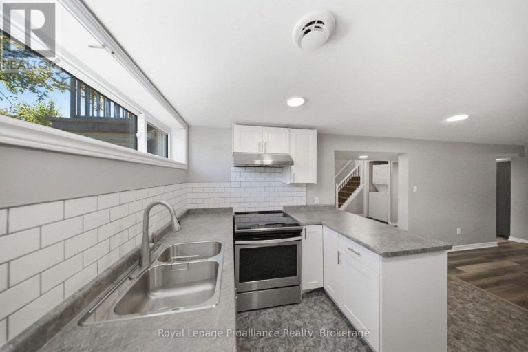 400 HARRIS STREET, Whitby (Downtown Whitby), Ontario, L1N3C5