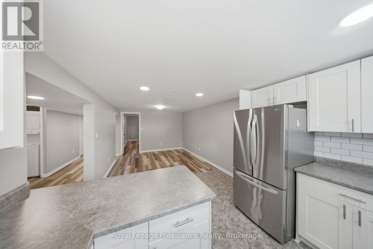 400 HARRIS STREET, Whitby (Downtown Whitby), Ontario, L1N3C5