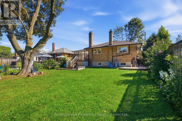 400 HARRIS STREET, Whitby (Downtown Whitby), Ontario, L1N3C5