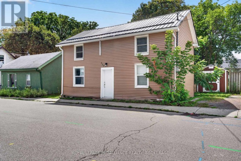 196 YORK STREET, Kingston (East of Sir John A. Blvd), Ontario, K7K1R4