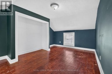 196 YORK STREET Kingston (East of Sir John A. Blvd) Ontario photo 12