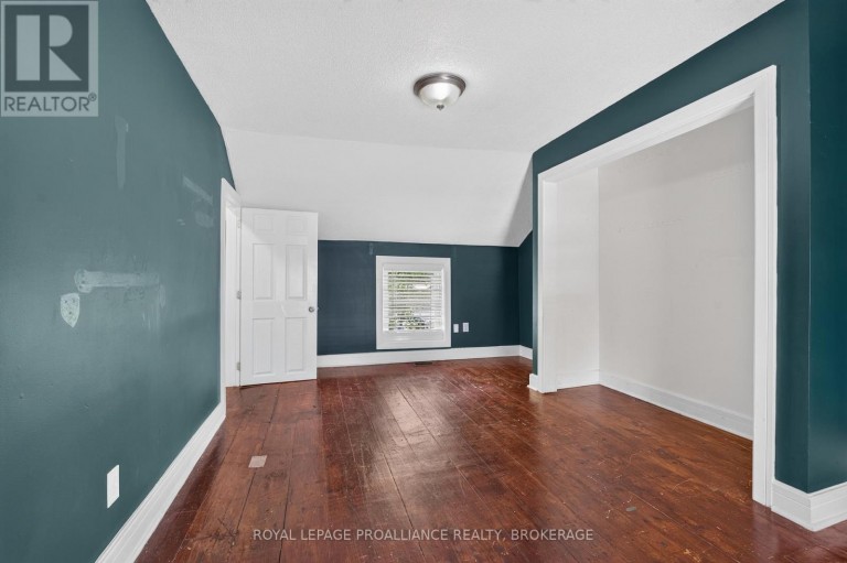 196 YORK STREET, Kingston (East of Sir John A. Blvd), Ontario, K7K1R4