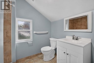 196 YORK STREET Kingston (East of Sir John A. Blvd) Ontario photo 14