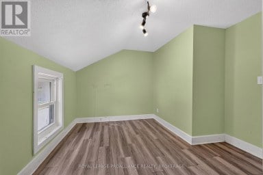 196 YORK STREET Kingston (East of Sir John A. Blvd) Ontario photo 15