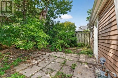196 YORK STREET Kingston (East of Sir John A. Blvd) Ontario photo 17