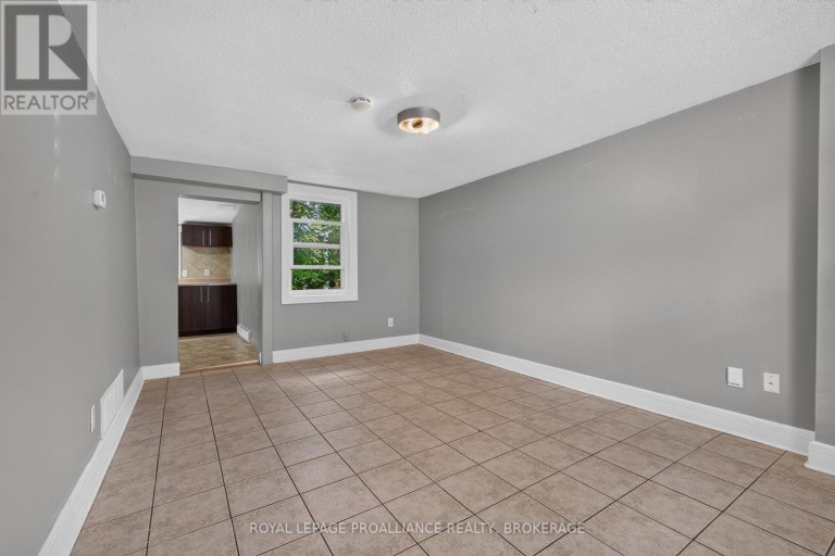 196 YORK STREET, Kingston (East of Sir John A. Blvd), Ontario, K7K1R4