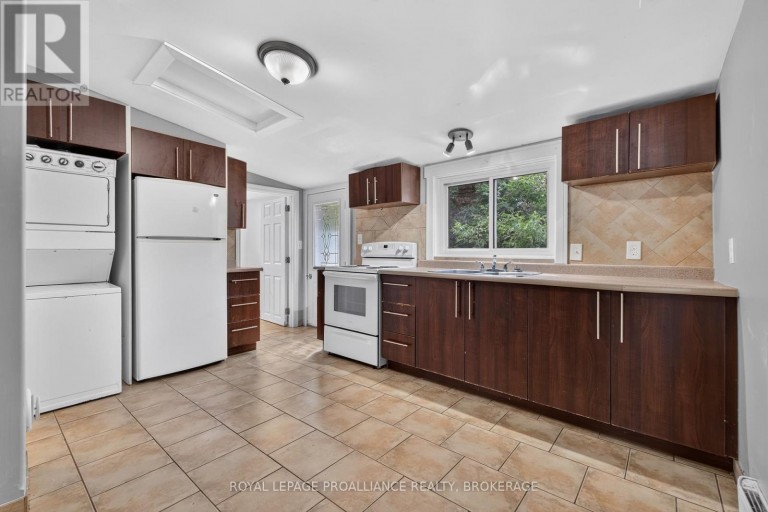196 YORK STREET, Kingston (East of Sir John A. Blvd), Ontario, K7K1R4