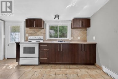 196 YORK STREET Kingston (East of Sir John A. Blvd) Ontario photo 6