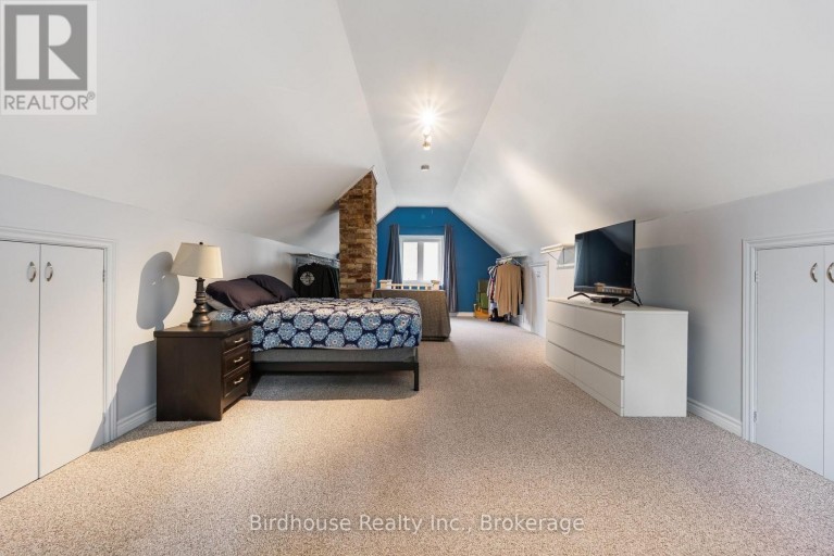 60 WELLINGTON STREET, Kawartha Lakes (Lindsay), Ontario, K9V3N5