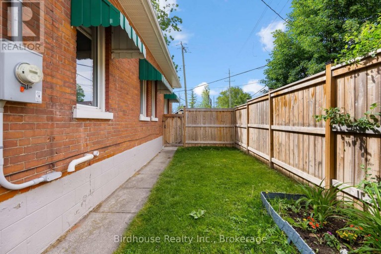 60 WELLINGTON STREET, Kawartha Lakes (Lindsay), Ontario, K9V3N5