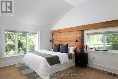 244 SALMON POINT ROAD Prince Edward County (Athol Ward) Ontario photo 9