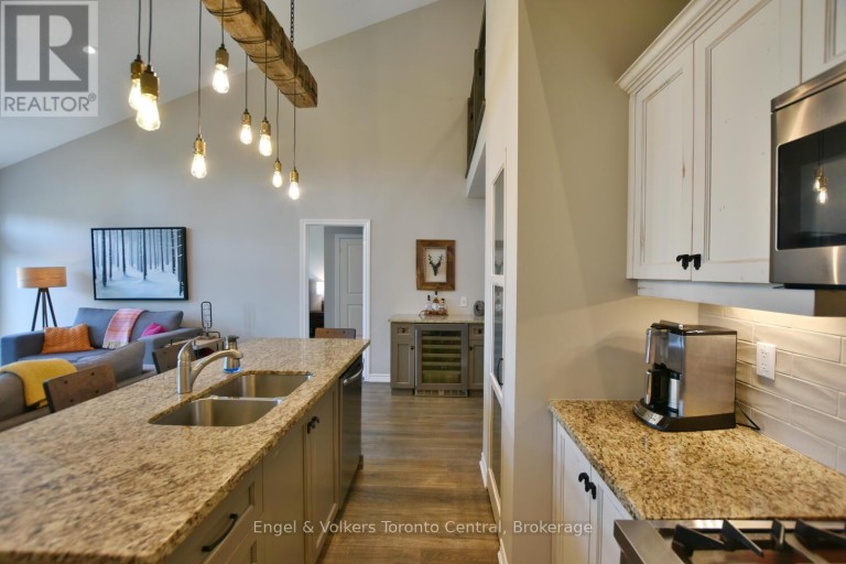 18 ROBBIE WAY, Collingwood, Ontario, L9Y0X5