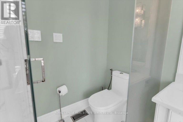 40 DIVADALE DRIVE, Toronto (Leaside), Ontario, M4G2N9