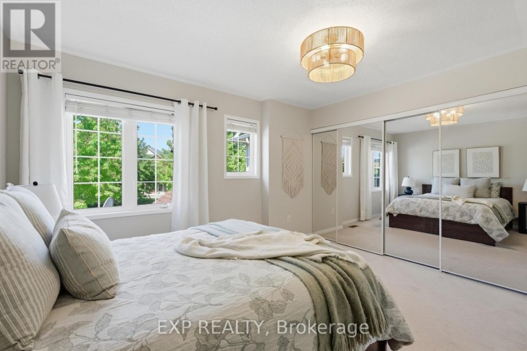 3 BATTENBERG COURT, East Gwillimbury (Mt Albert), Ontario, L0G1M0