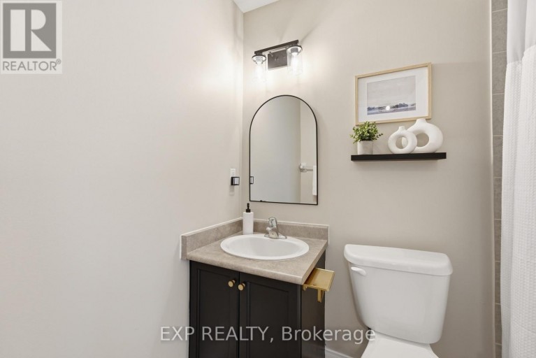 3 BATTENBERG COURT, East Gwillimbury (Mt Albert), Ontario, L0G1M0