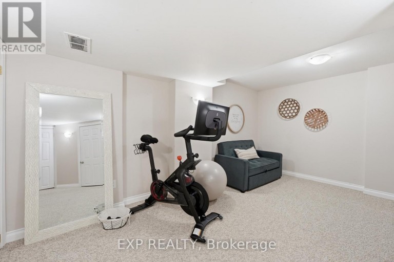 3 BATTENBERG COURT, East Gwillimbury (Mt Albert), Ontario, L0G1M0