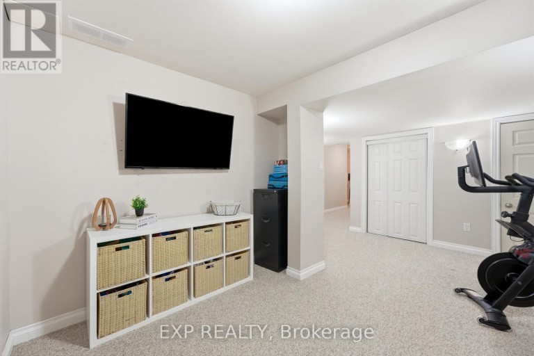 3 BATTENBERG COURT, East Gwillimbury (Mt Albert), Ontario, L0G1M0
