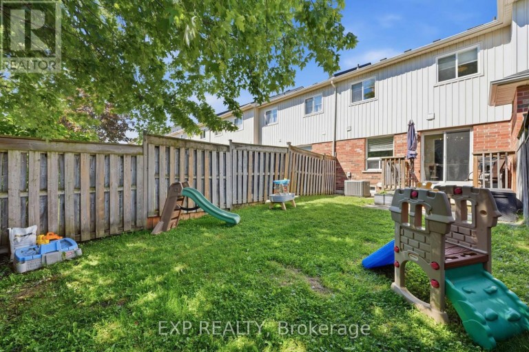3 BATTENBERG COURT, East Gwillimbury (Mt Albert), Ontario, L0G1M0