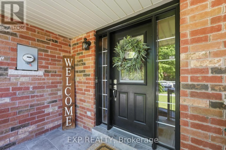 3 BATTENBERG COURT, East Gwillimbury (Mt Albert), Ontario, L0G1M0
