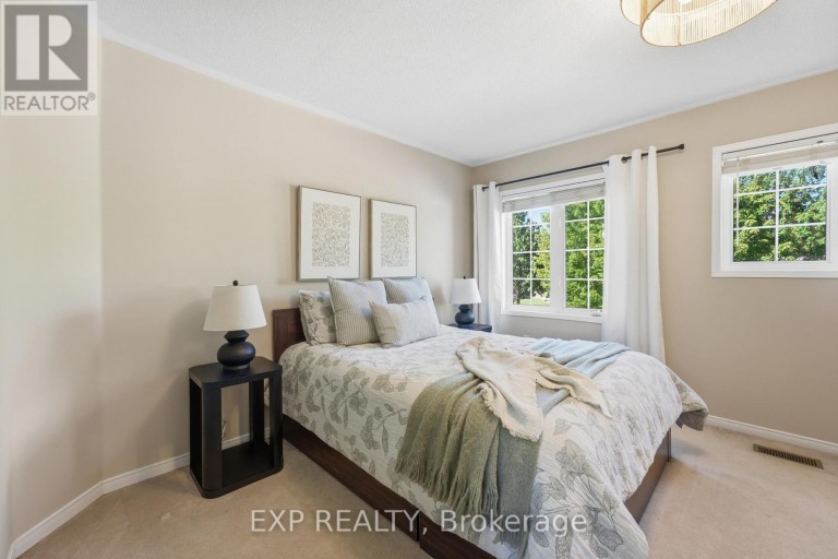 3 BATTENBERG COURT, East Gwillimbury (Mt Albert), Ontario, L0G1M0