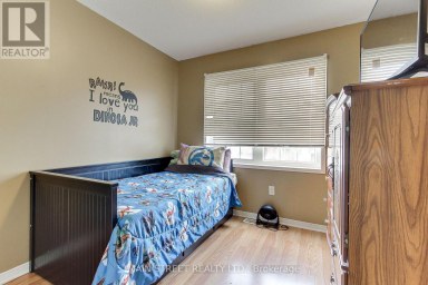 117 HAMMILL HEIGHTS East Gwillimbury (Mt Albert) Ontario photo 14