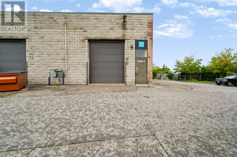 9 - 5 VATA COURT, Aurora (Aurora Village), Ontario, L4G4B6