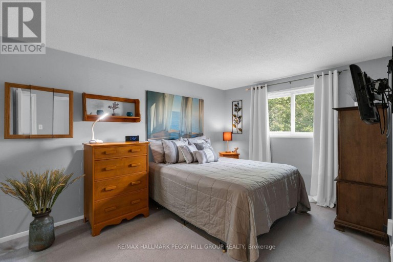 4 - 233 INNISFIL STREET, Barrie (Allandale Centre), Ontario, L4N3E9