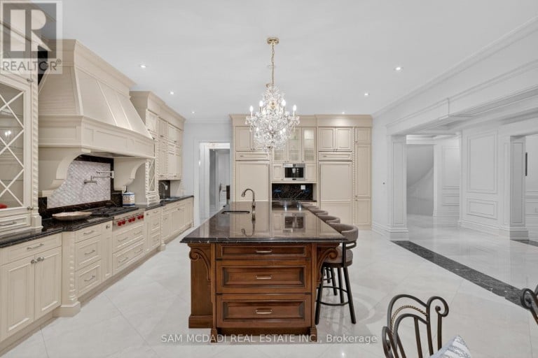 432 BOB-O-LINK ROAD, Mississauga (Clarkson), Ontario, L5J2P2