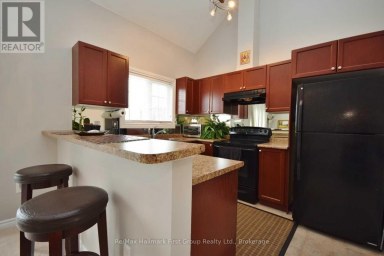 44 WICKER PARK WAY Whitby (Pringle Creek) Ontario photo 2