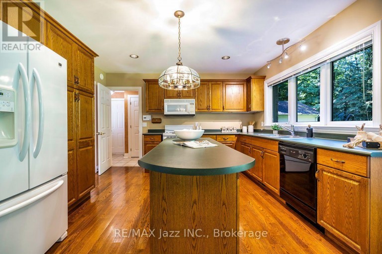 20 TIMBERLANE COURT, Clarington, Ontario, L1E2H1