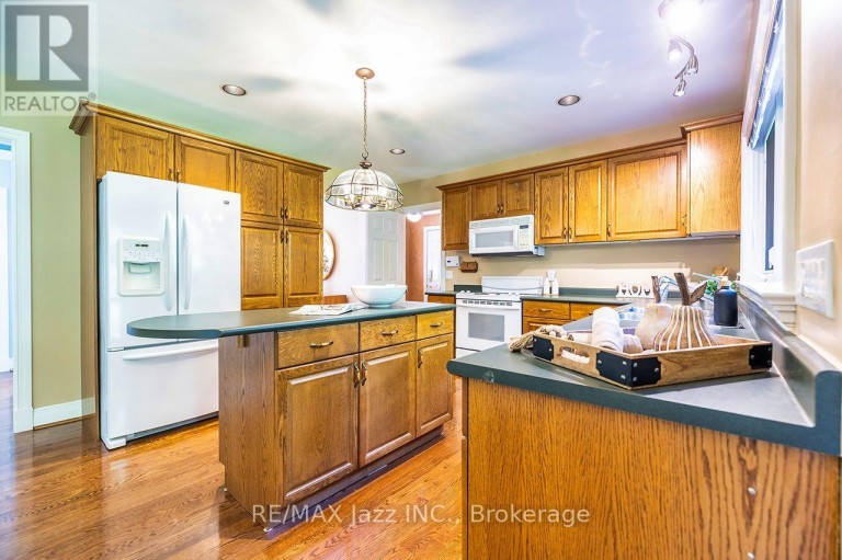 20 TIMBERLANE COURT, Clarington, Ontario, L1E2H1