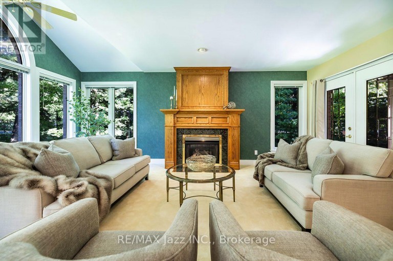 20 TIMBERLANE COURT, Clarington, Ontario, L1E2H1