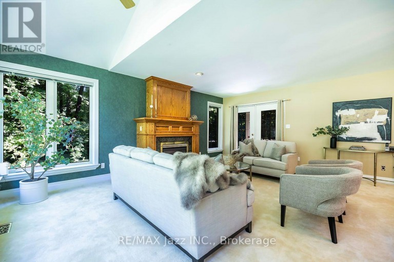 20 TIMBERLANE COURT, Clarington, Ontario, L1E2H1